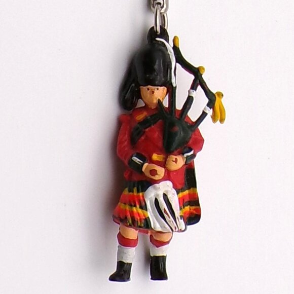 Vintage Scottish Piper Keychain - Picture 3 of 7
